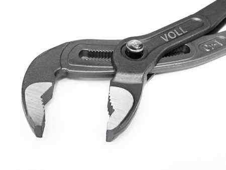 Переставные клещи VOLL Cobra с механизмом быстрой фиксации Переставные клещи VOLL Cobra с механизмом быстрой фиксации