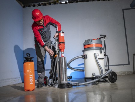 Применение пылесоса со сверлильными алмазными установками.