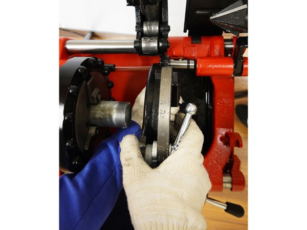 Установка резьбонарезной головки V-Matic A2